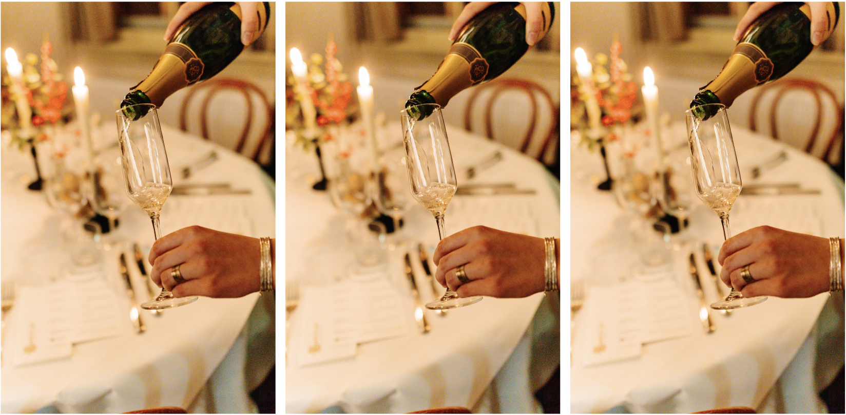 Champagne wordt in een glas geschonken bij een elegant gedekte tafel met kaarslicht en bloemen.